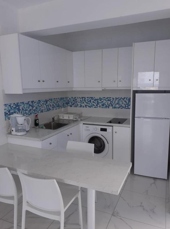 Blue And White Studios & Apartments Lefkos  Ngoại thất bức ảnh