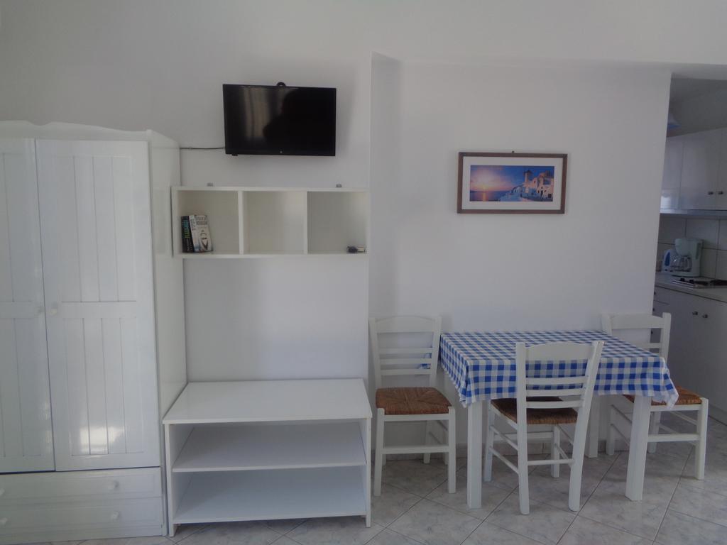 Blue And White Studios & Apartments Lefkos  Ngoại thất bức ảnh