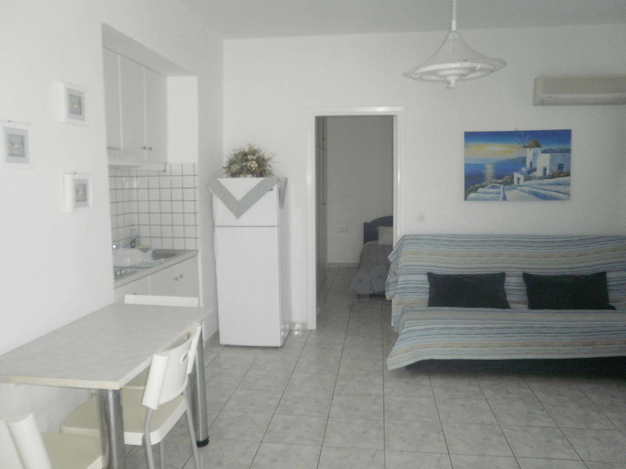Blue And White Studios & Apartments Lefkos  Ngoại thất bức ảnh