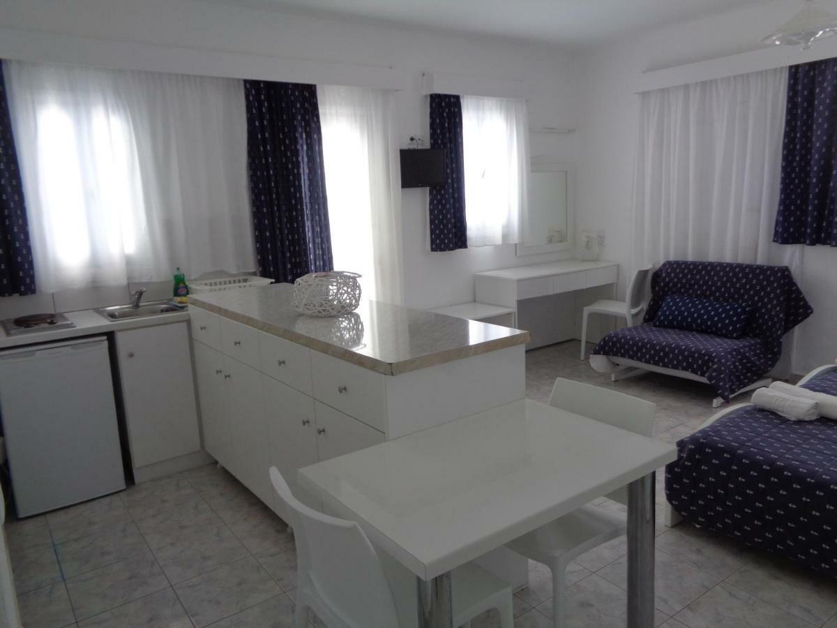 Blue And White Studios & Apartments Lefkos  Ngoại thất bức ảnh