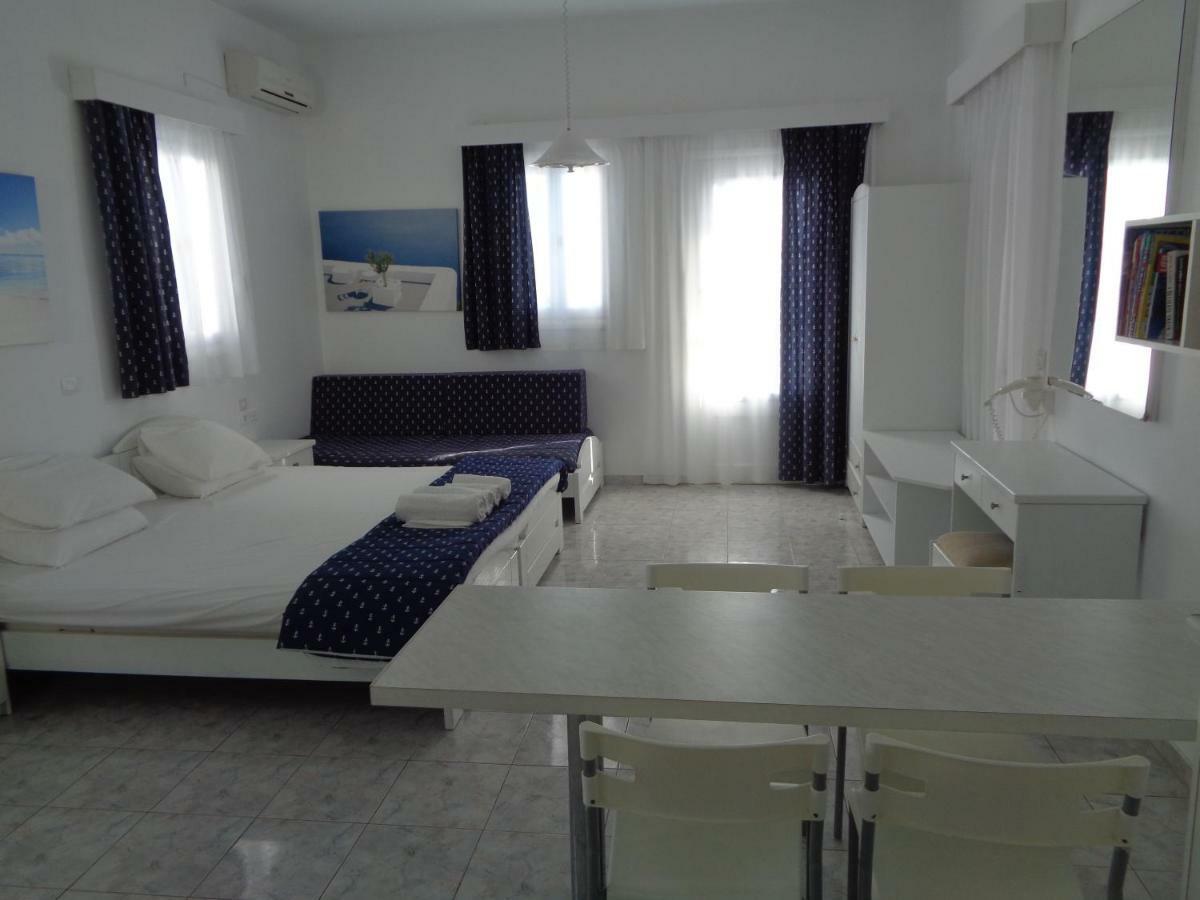 Blue And White Studios & Apartments Lefkos  Ngoại thất bức ảnh